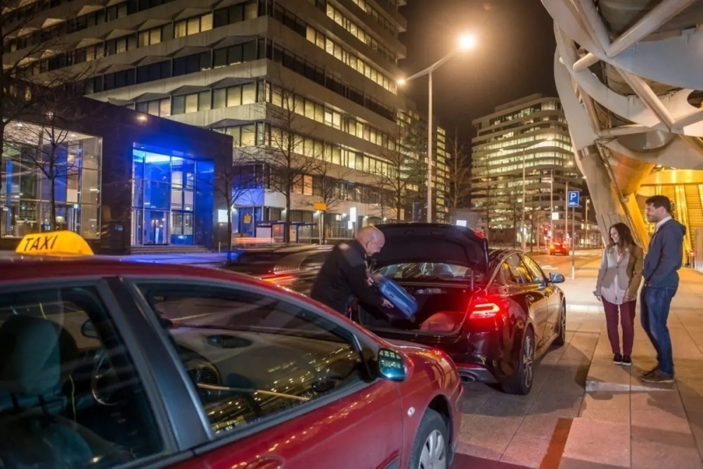 Chauffeur Straattaxi